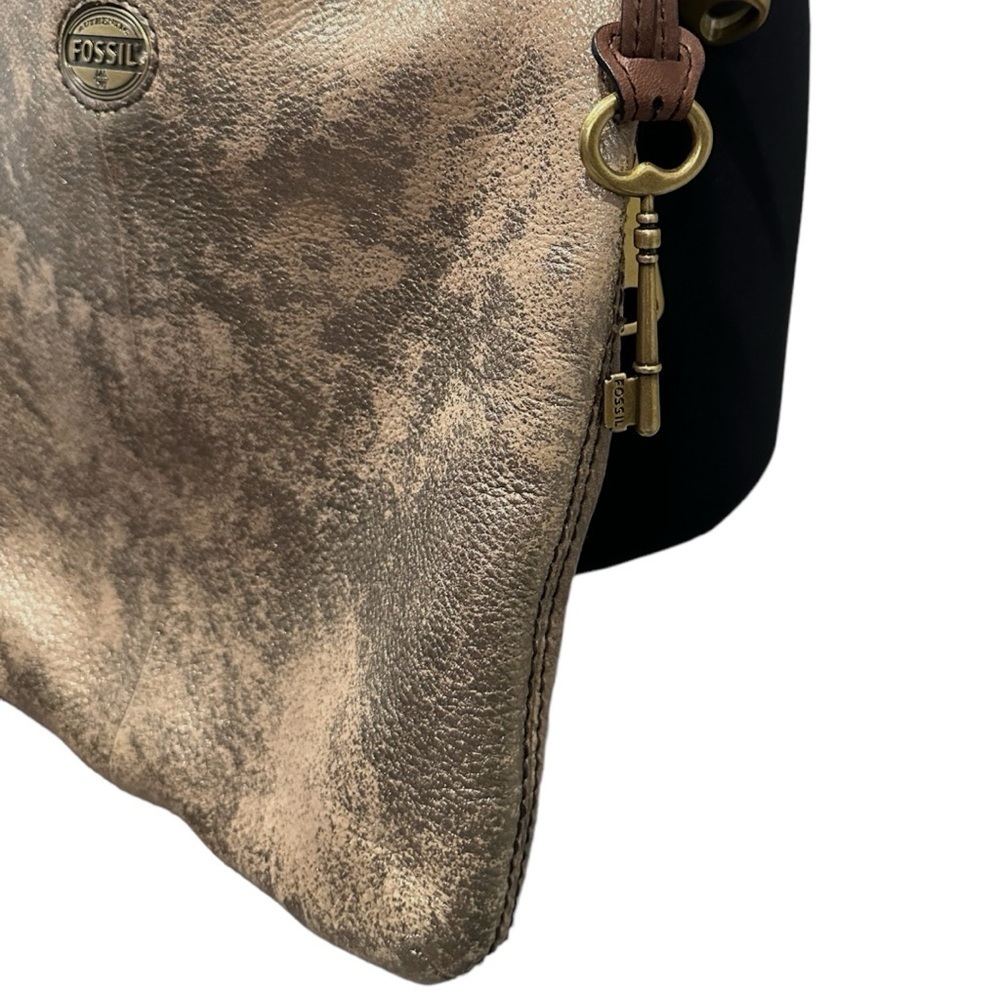 Fossil Explorer Metallic Leather Crossbody Bag - Picture 6 of 13